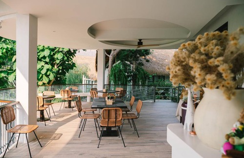 Song Phi Nong Hotel | 120 m² Hotel ∙ 2 bedrooms ∙ 10 guests