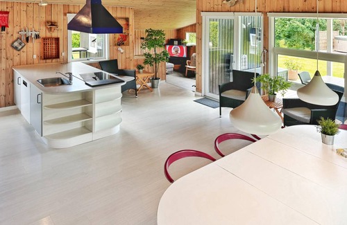Fjellerup Strand House | 120 m² House ∙ 4 bedrooms ∙ 8 guests