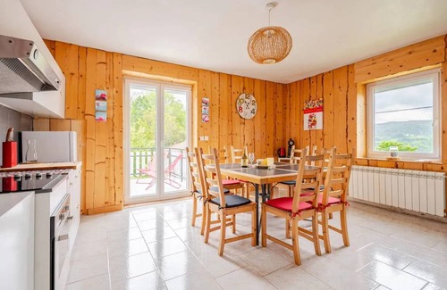 Lezat House | 120 m² House ∙ 2 bedrooms ∙ 8 guests