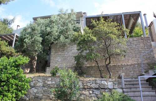 Elia House | 120 m² House ∙ 3 bedrooms ∙ 6 guests