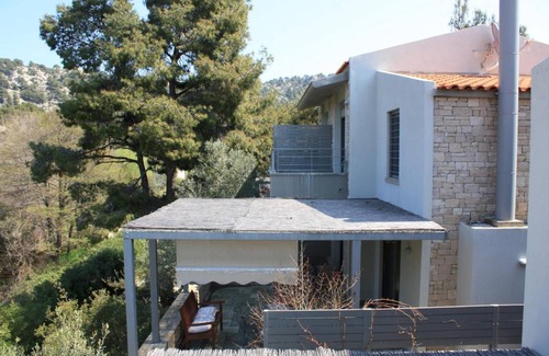 Elia House | 120 m² House ∙ 3 bedrooms ∙ 6 guests