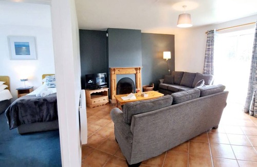 Dingle House | 120 m² House ∙ 3 bedrooms ∙ 6 guests