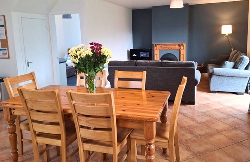Dingle House | 120 m² House ∙ 3 bedrooms ∙ 6 guests