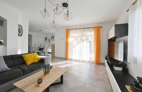 Raphele-les-Arles House | 120 m² House ∙ 3 bedrooms ∙ 6 guests