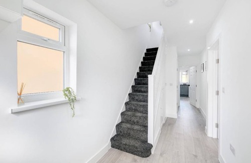 Cranford House | 120 m² House ∙ 6 bedrooms ∙ 11 guests