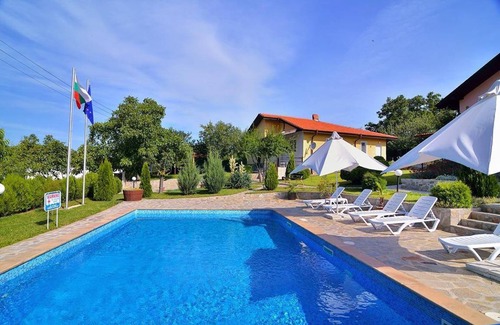Bryastovets House | 120 m² House ∙ 6 bedrooms ∙ 12 guests