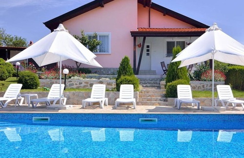 Bryastovets House | 120 m² House ∙ 6 bedrooms ∙ 12 guests