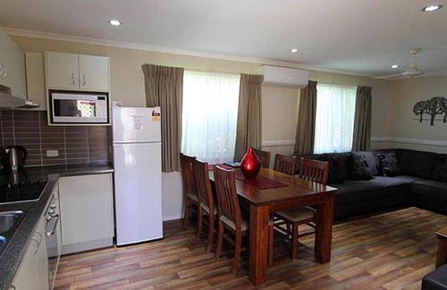 Atherton Apartment | 120 m² Serviced apartment ∙ 3 bedrooms ∙ 6 guests