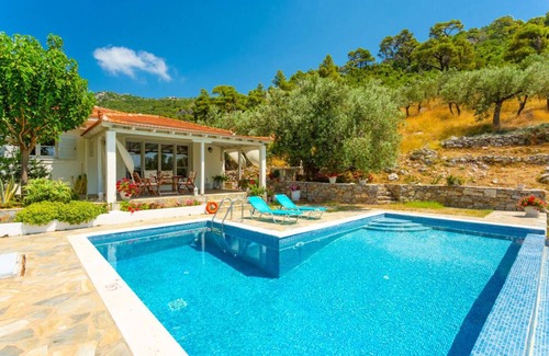 Votsi Villa | 120 m² Villa ∙ 1 bedroom ∙ 3 guests