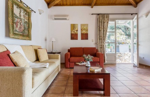Votsi Villa | 120 m² Villa ∙ 1 bedroom ∙ 3 guests