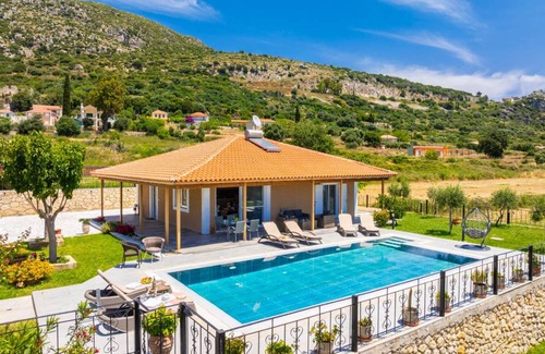 Kolaitis Villa | 120 m² Villa ∙ 2 bedrooms ∙ 4 guests