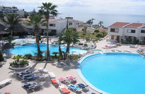 Costa Adeje Villa | 120 m² Villa ∙ 3 bedrooms ∙ 10 guests