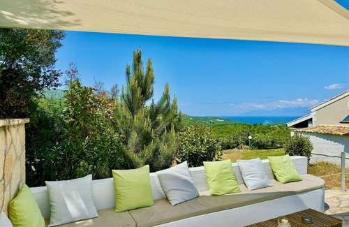 Petaleia Villa | 120 m² Villa ∙ 4 bedrooms ∙ 8 guests