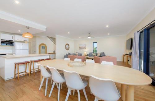Exmouth House | 120 Madaffari Drive