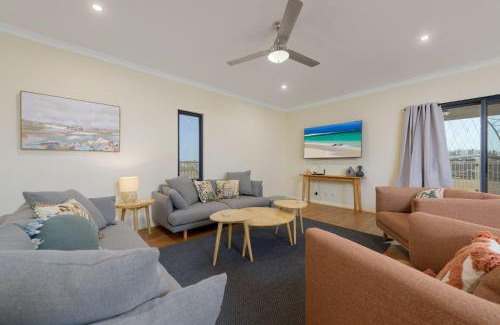 Exmouth House | 120 Madaffari Drive