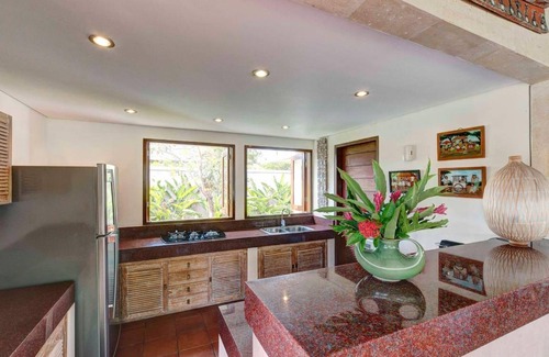 Sunset Road Villa | 1200 m² Villa ∙ 4 bedrooms ∙ 12 guests