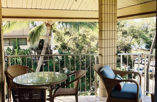 Kihei Condo | 1200 sqft Beach Front Penthouse just steps to Beach! Ocean Views from all rooms!