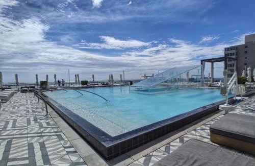 Central Beach Apartment | 1201 W Residences