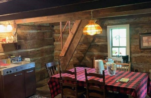Boone Cabin | 120Yr Old Cabin Great for couple/family, 15 min from Boone, center of 200 acres!