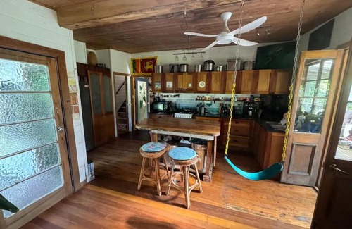 South Lismore House | 120yr old house by the river