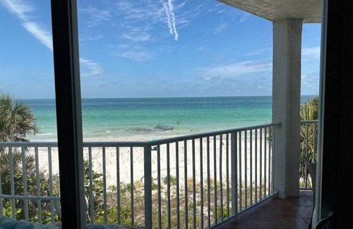 Indian Rocks Beach Condo | 121 m² Condo ∙ 3 bedrooms ∙ 6 guests