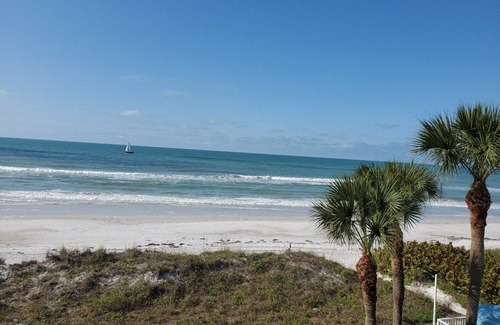 Indian Rocks Beach Condo | 121 m² Condo ∙ 3 bedrooms ∙ 6 guests