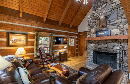 Boone Cabin | 121 m² Cabin ∙ 2 bedrooms ∙ 6 guests
