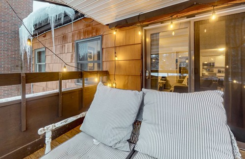 Mendon Condo | 121 m² Condo ∙ 2 bedrooms ∙ 8 guests