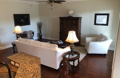 Royal Harbor Condo | 121 m² Condo ∙ 2 bedrooms ∙ 4 guests