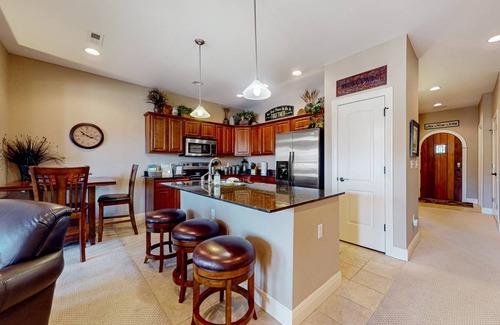Fieldstone Bluffs Condo | 121 m² Condo ∙ 3 bedrooms ∙ 8 guests
