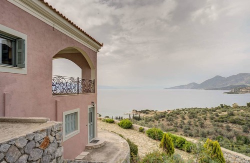 Troizinia House | 121 m² House ∙ 2 bedrooms ∙ 5 guests