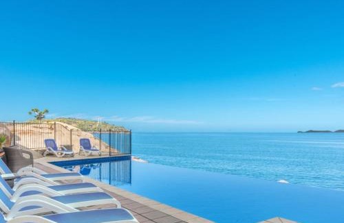 Nelly Bay Apartment | 1213/146 Sooning street, Nelly Bay, Magnetic Island. Qld 4819. One Bright Point.