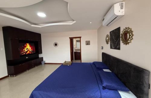 Machala House | 1215 Habitación Crucitas Piedra en Machala