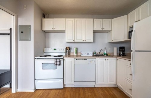South End Apartment | 122 Bright & Spacious Downtown Suite, Amazing View