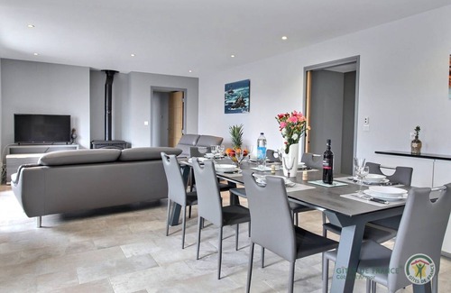 Quemperven House | 122 m² Gîte ∙ 5 bedrooms ∙ 8 guests