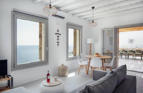 Serifos Apartment | 123 m² Apartment ∙ 3 bedrooms ∙ 6 guests