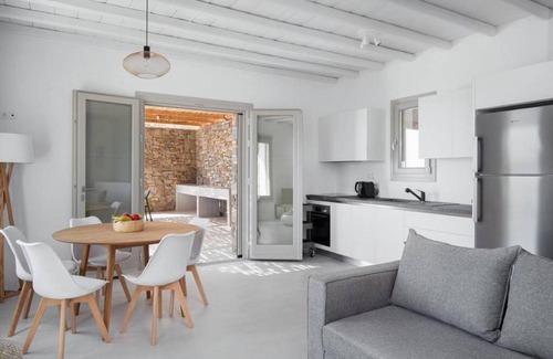 Serifos Apartment | 123 m² Apartment ∙ 3 bedrooms ∙ 6 guests