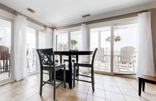 Tybee Island Condo | 123 m² Condo ∙ 3 bedrooms ∙ 7 guests