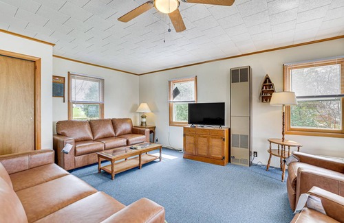 Swanton Cottage | 124 m² Cabin ∙ 2 bedrooms ∙ 6 guests