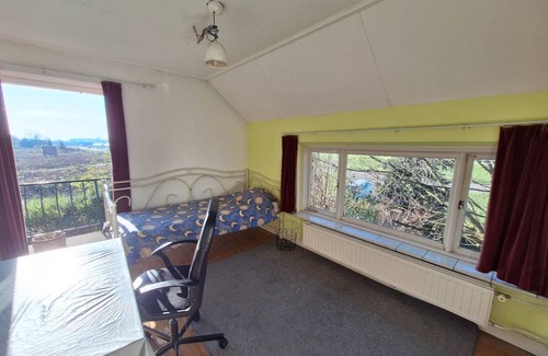 Ijsselmonde Resort | 124 m² Private room ∙ 1 bedroom ∙ 4 guests