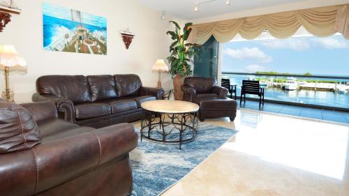Rock Harbor Apartment | 124 Mariners Club