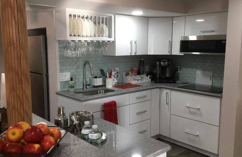 Suffield Apartment | 125 m² Apartment ∙ 2 bedrooms ∙ 4 guests