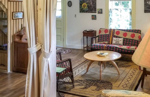 Northfield Cottage | 125 m² Cabin ∙ 2 bedrooms ∙ 2 guests