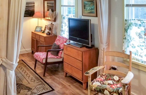 Northfield Cottage | 125 m² Cabin ∙ 2 bedrooms ∙ 2 guests