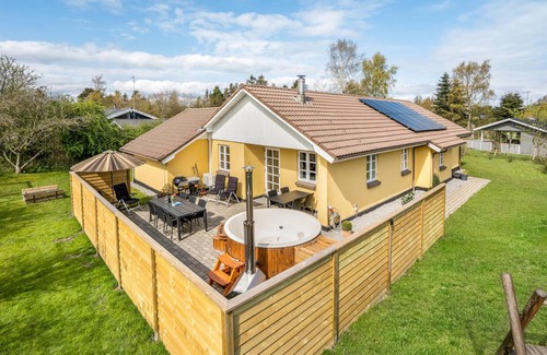 Bønnerup Strand House | 125 m² House ∙ 4 bedrooms ∙ 10 guests