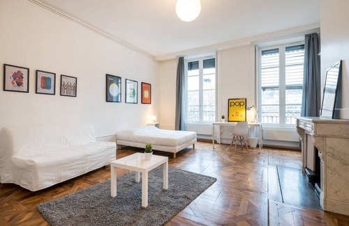 2nd Arrondissement Resort | 125 m² Private room ∙ 1 bedroom ∙ 1 guest