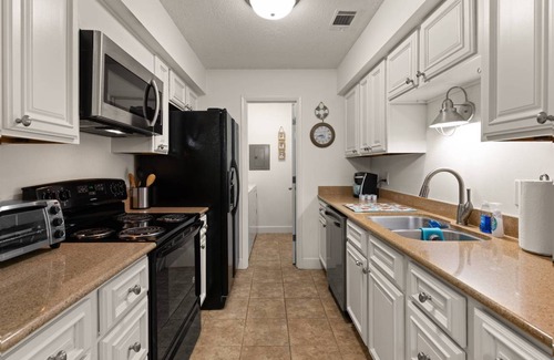 Saint Simons Heights Condo | 125 m² Condo ∙ 3 bedrooms ∙ 6 guests