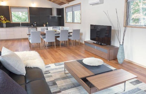 Echo Land House | 126 m² Bungalow ∙ 3 bedrooms ∙ 15 guests