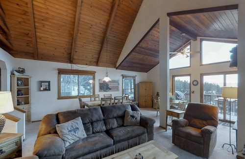 Purgatory Cabin | 126 m² Cabin ∙ 2 bedrooms ∙ 6 guests