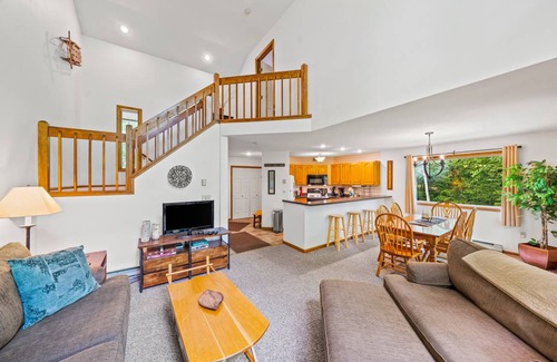 North Creek House | 127 m² House ∙ 3 bedrooms ∙ 6 guests